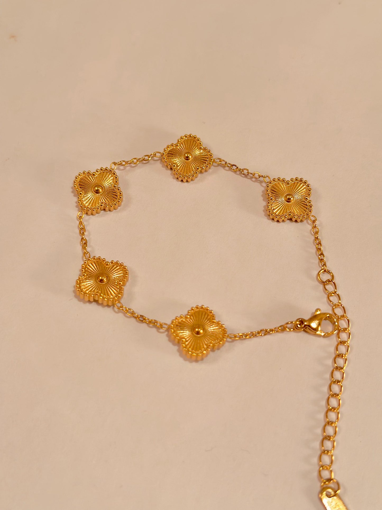 Golden Clover Bracelet 💫