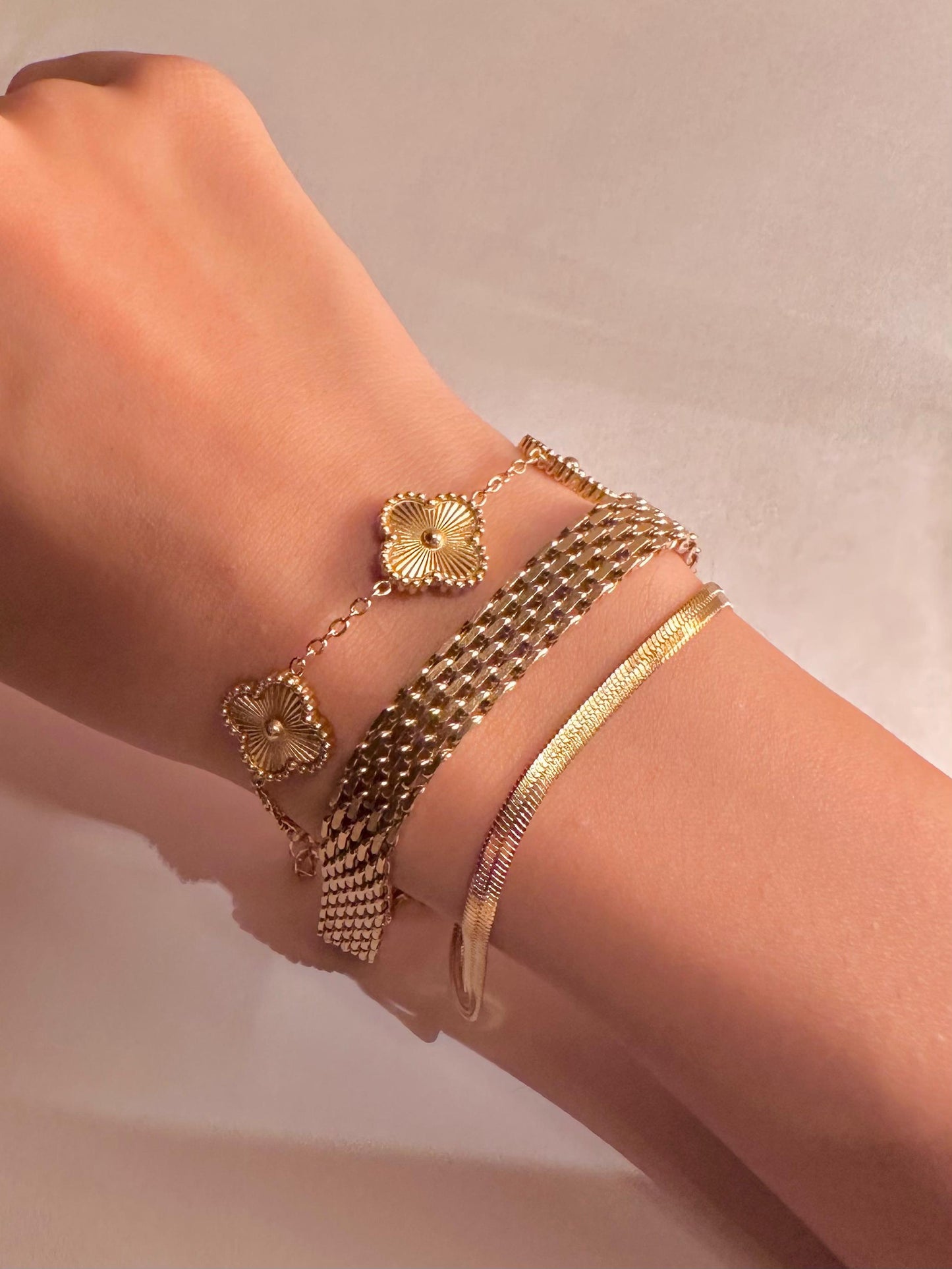 Golden Clover Bracelet 💫